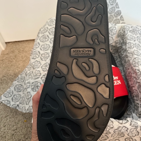 Alexander McQueen Pool Slides (Size: EU 39) - Picture 2 of 6